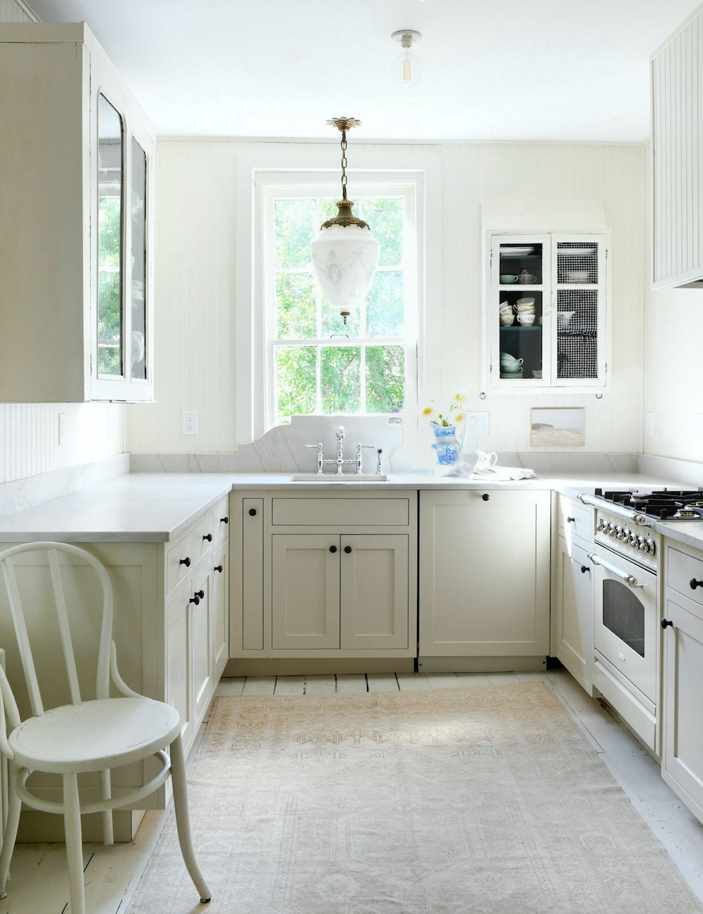 Leanne Ford - classic off-white kitchen photo - Erin Kelly - Spitzer Sawyer project