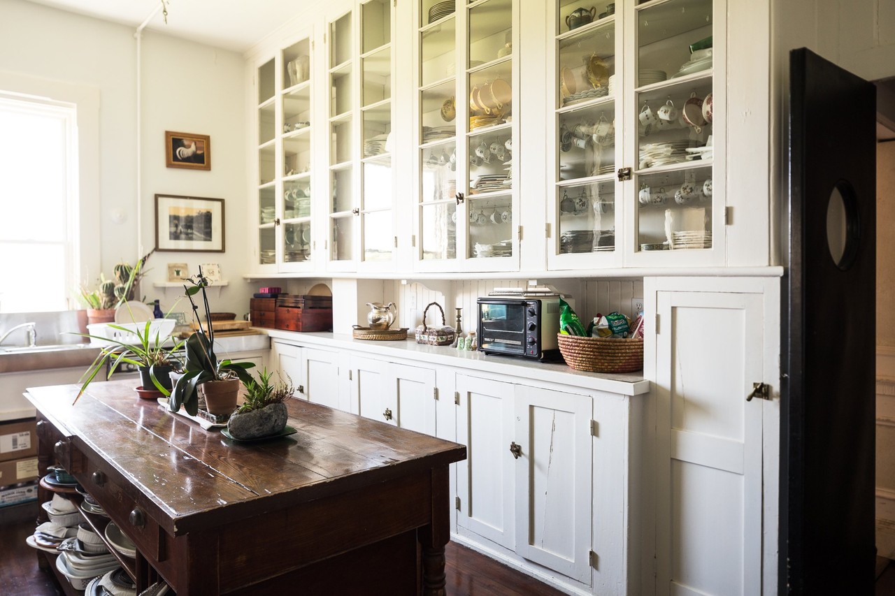 - Wall street journal - Edith Wharton kitchen - Newport - classic white kitchens
