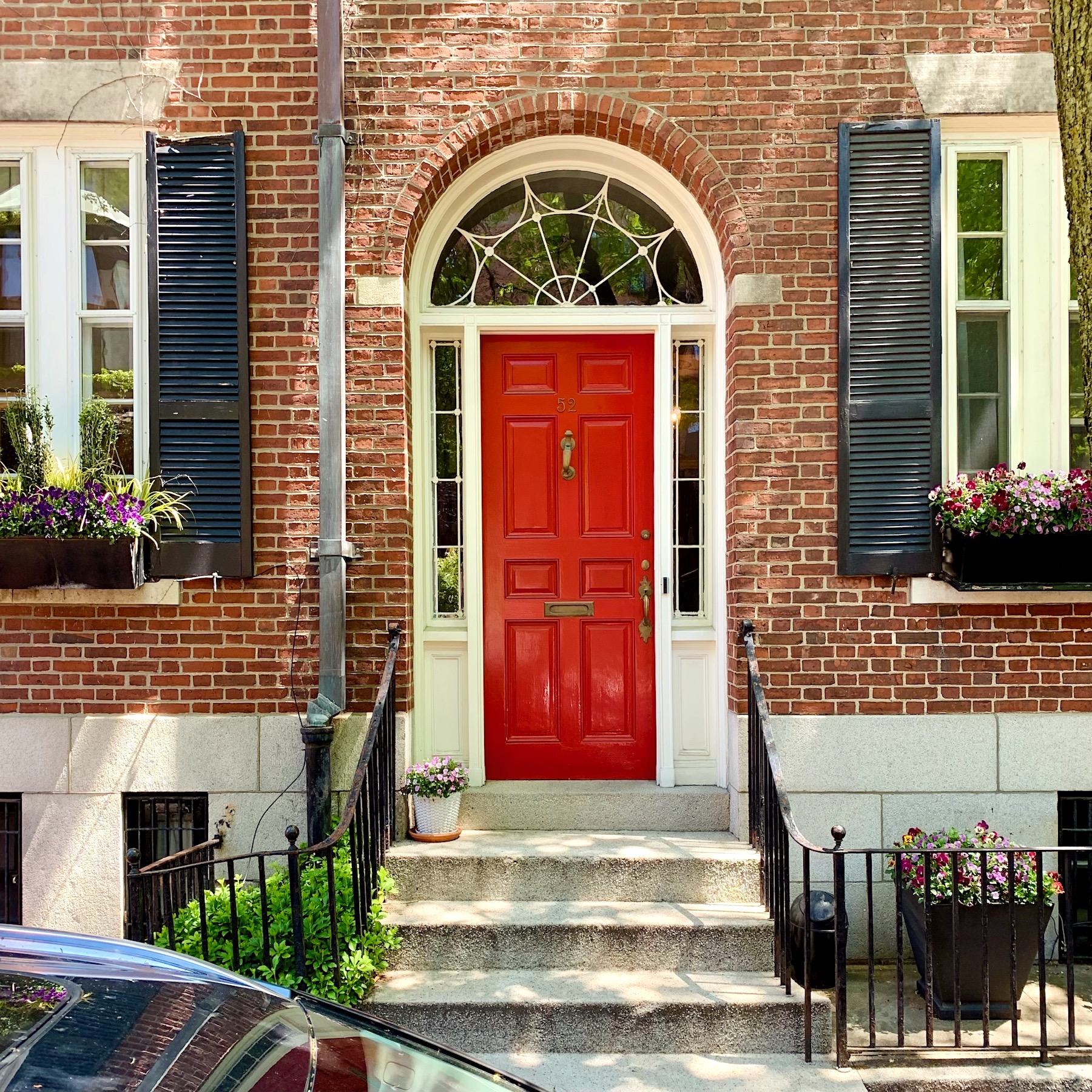 red paint colors - Benjamin Moore - Heritage Red - classic red doors of Beacon Hill Summer 2021