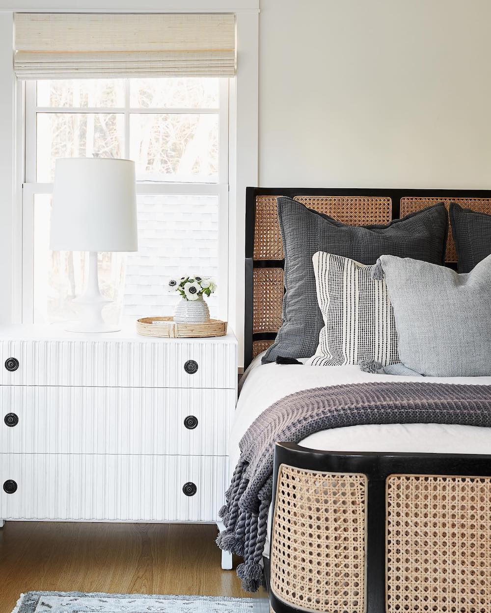 Julia Longchamps handsome bedroom - interior design trends in 2022