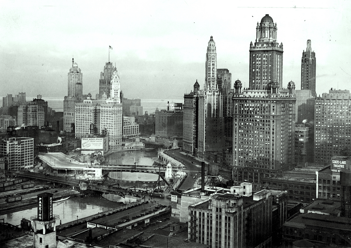 1931 chicago skyline Wrigley Building - Jewelers Building
