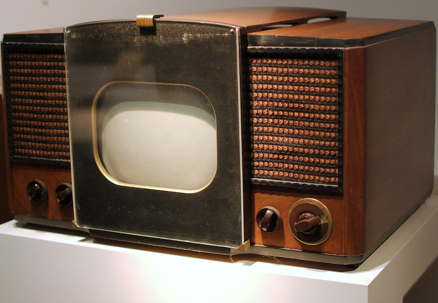 RCA 630-TS Television First mass produced TV set, sold 1946-1947
