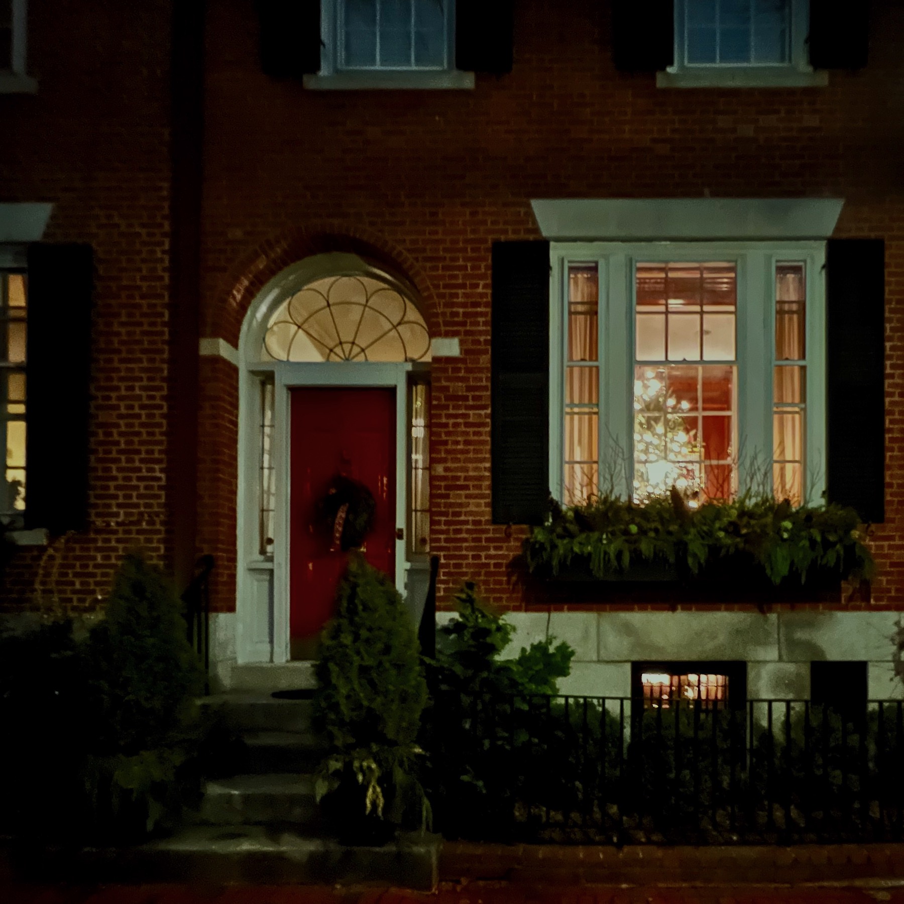 W Cedar Beacon Hill red door classic - night - Christmas 2022