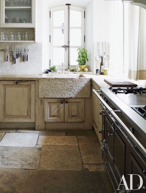 photograph-Simon-Watson- via Architectural Digest - French-Country-Kitchen-with-French-Limestone