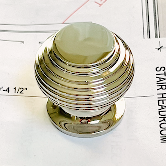 Decor Infinity Beehive knob in polished nickel