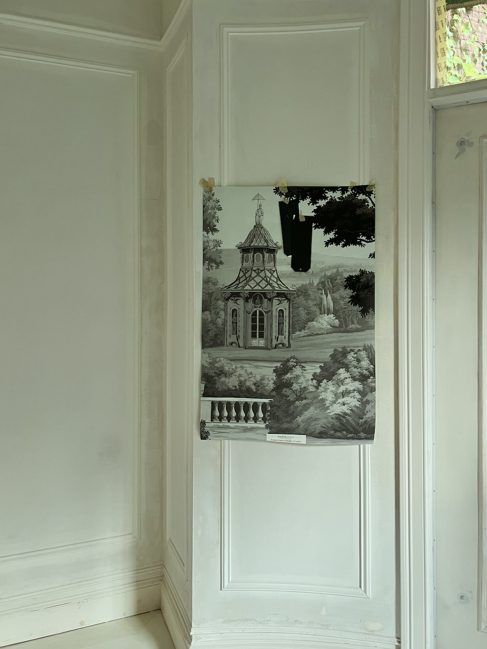 virtually Tinted wallpaper - grisaille mural