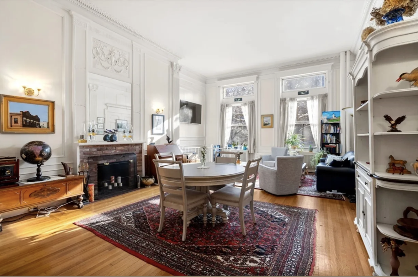 273 Comm Ave #2 Living - Dining room