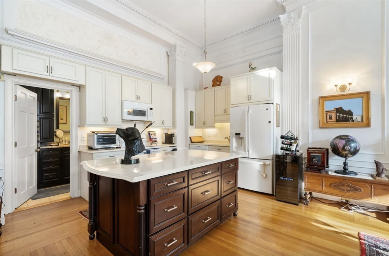 273 Comm Ave #2 bathroom - kitchen