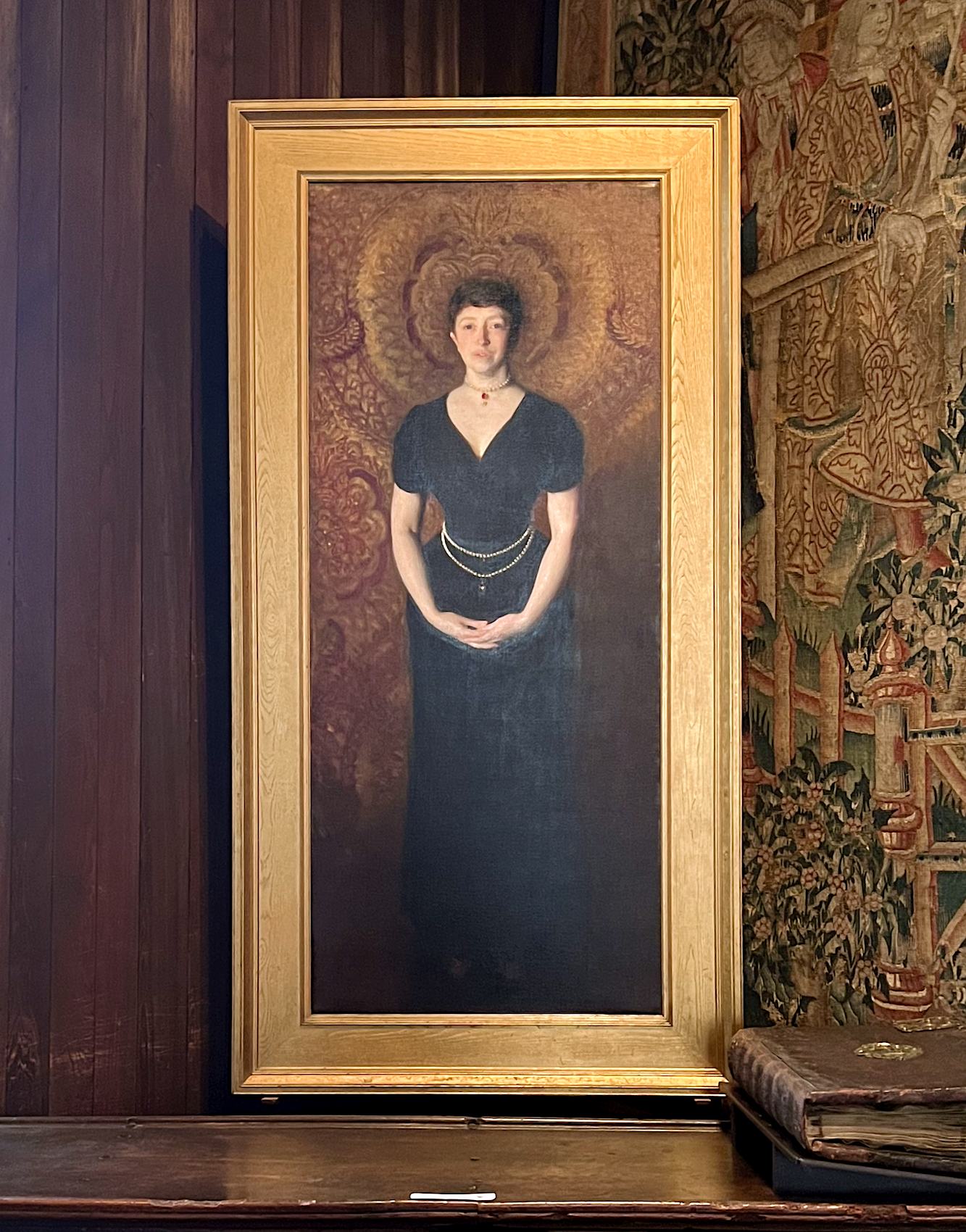 Isabella Stewart Gardner by John Singer Sargent - brown-masculine rooms