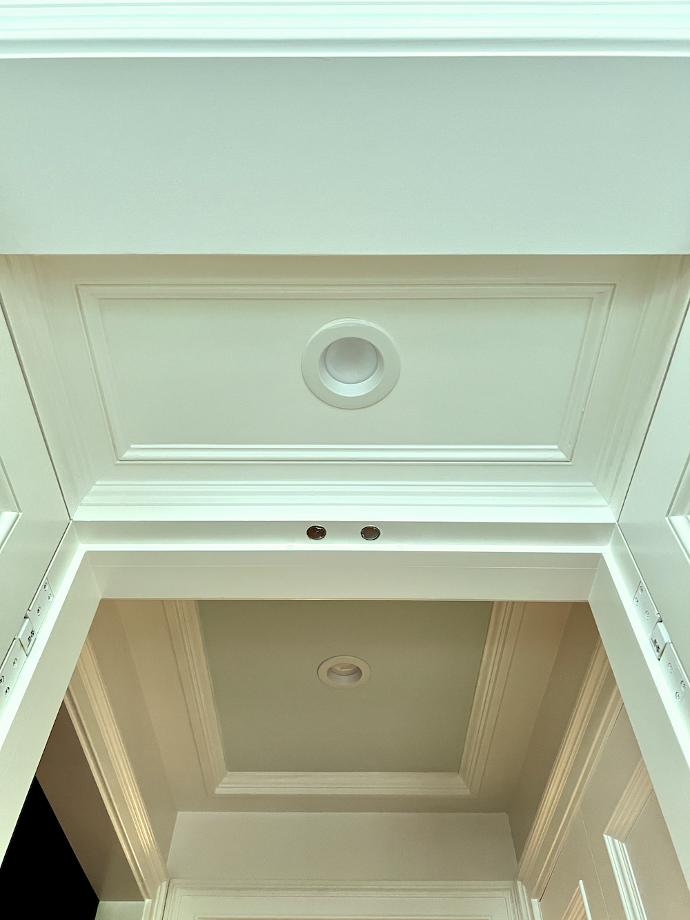 embrasure hall ceiling moulding by Orac Decor