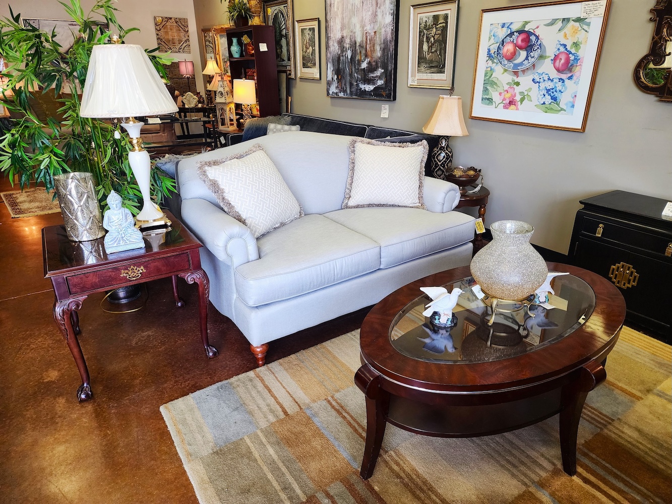 Classic Home Decor Consignment + Facebook